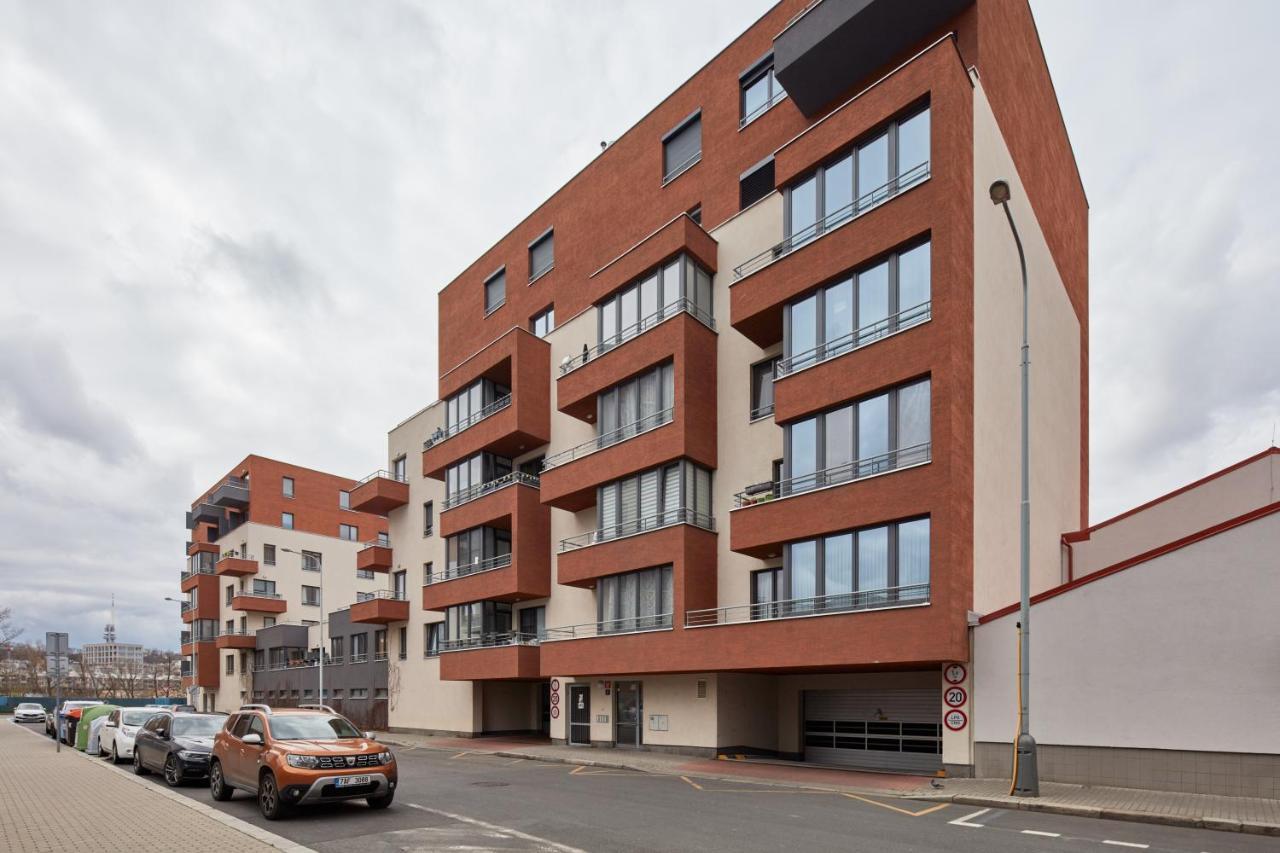 Days - Bright Interior - Free Parking - Spacious Layout Lejlighed *